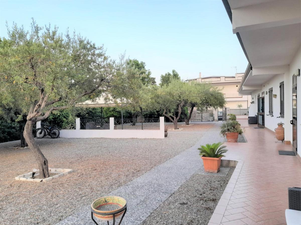 B&B Il Giardino Di Zefiro Gioiosa Marea Buitenkant foto