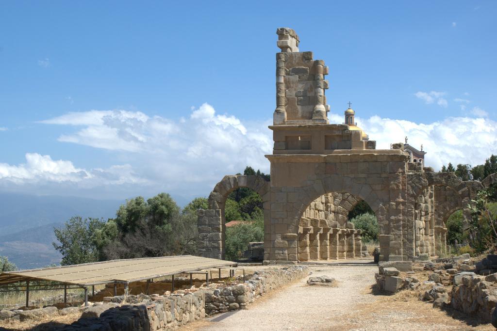 B&B Il Giardino Di Zefiro Gioiosa Marea Buitenkant foto